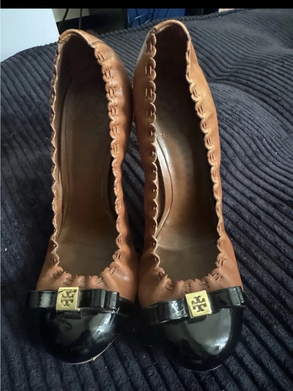 Tory Burch Brown Leather Heels with Black Patent Cap Toe size 8